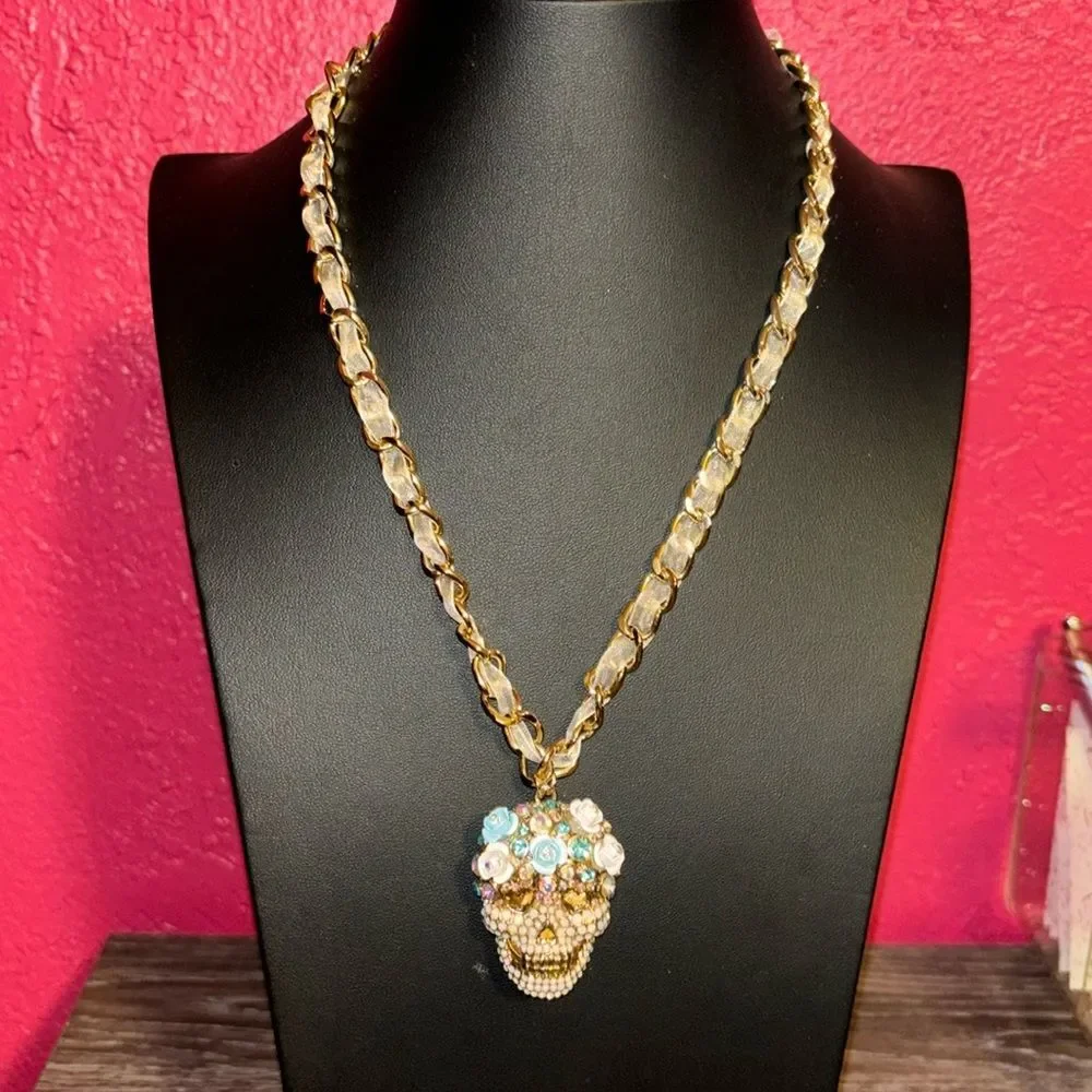 NWT Betsey Johnson white & blue sugar skull necklace.